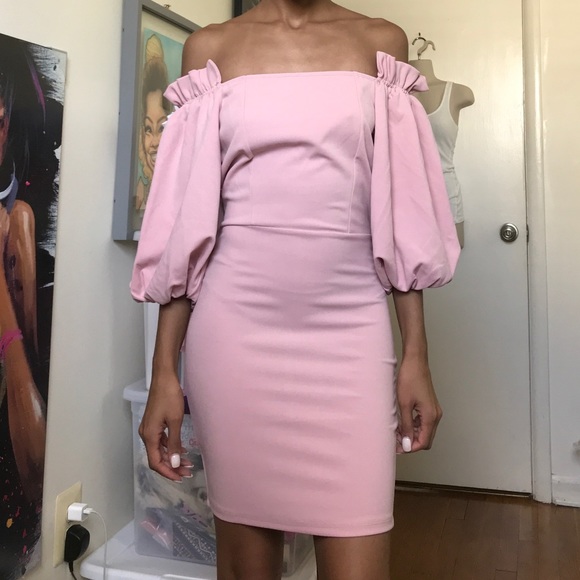 Dresses & Skirts - Soft pink off the shoulder dress